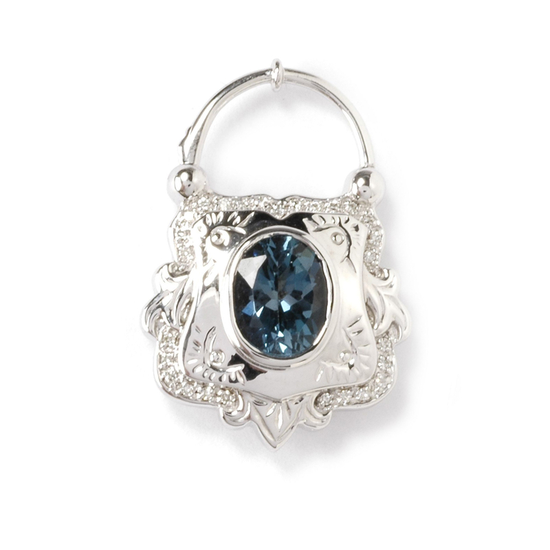 Londonblauer Topas-Goldanhänger (Dallas Prince Designs)